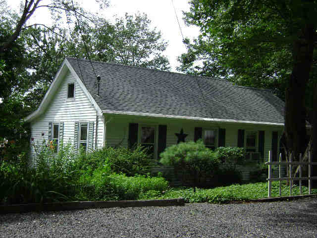 Building photograph for 51 BETHLEHEM LN